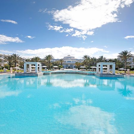 Radisson Blu Palace Resort & Thalasso, Djerba Mezraia 외부 사진 The swimming pool at the hotel