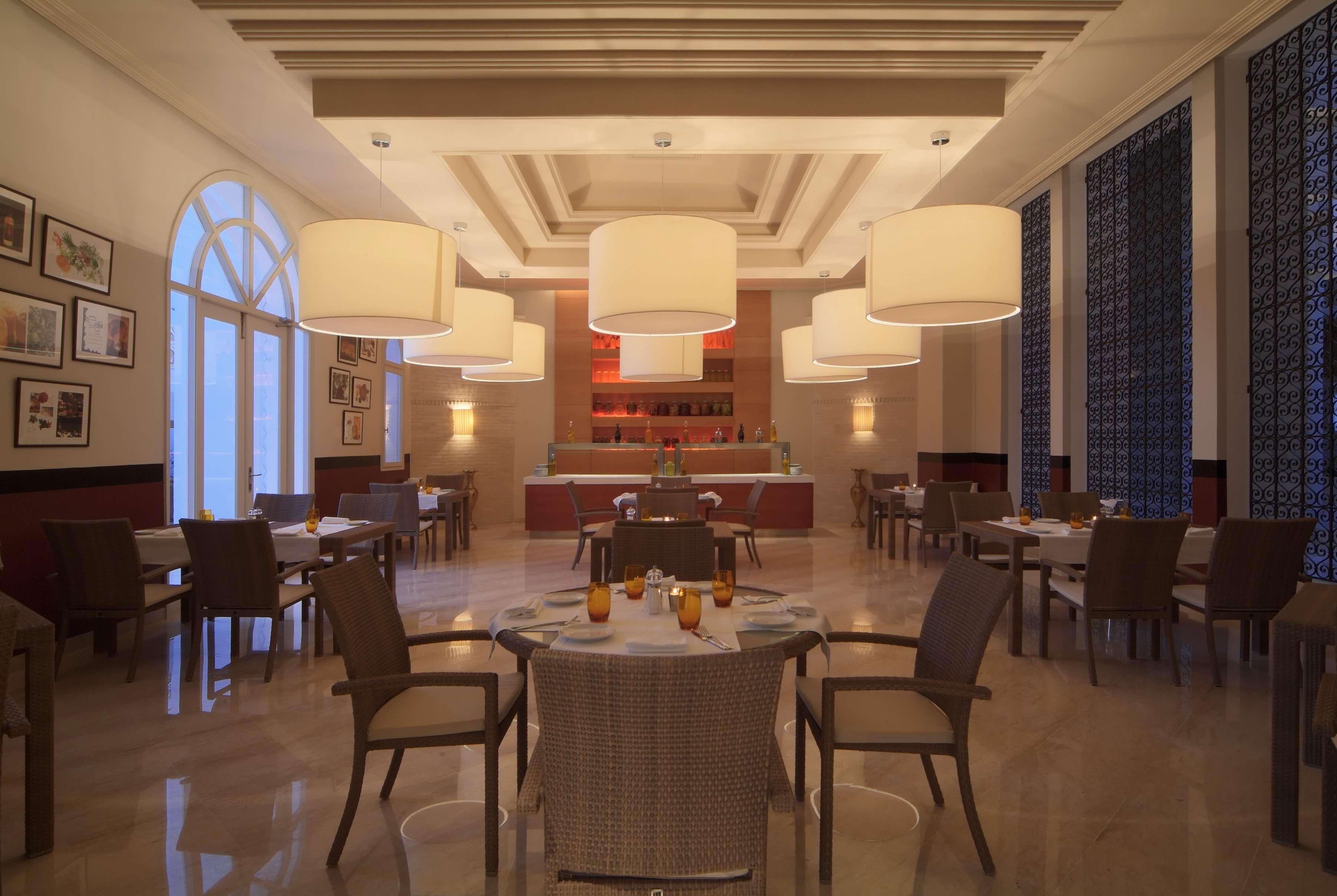 Radisson Blu Palace Resort & Thalasso, Djerba Mezraia 레스토랑 사진 The restaurant