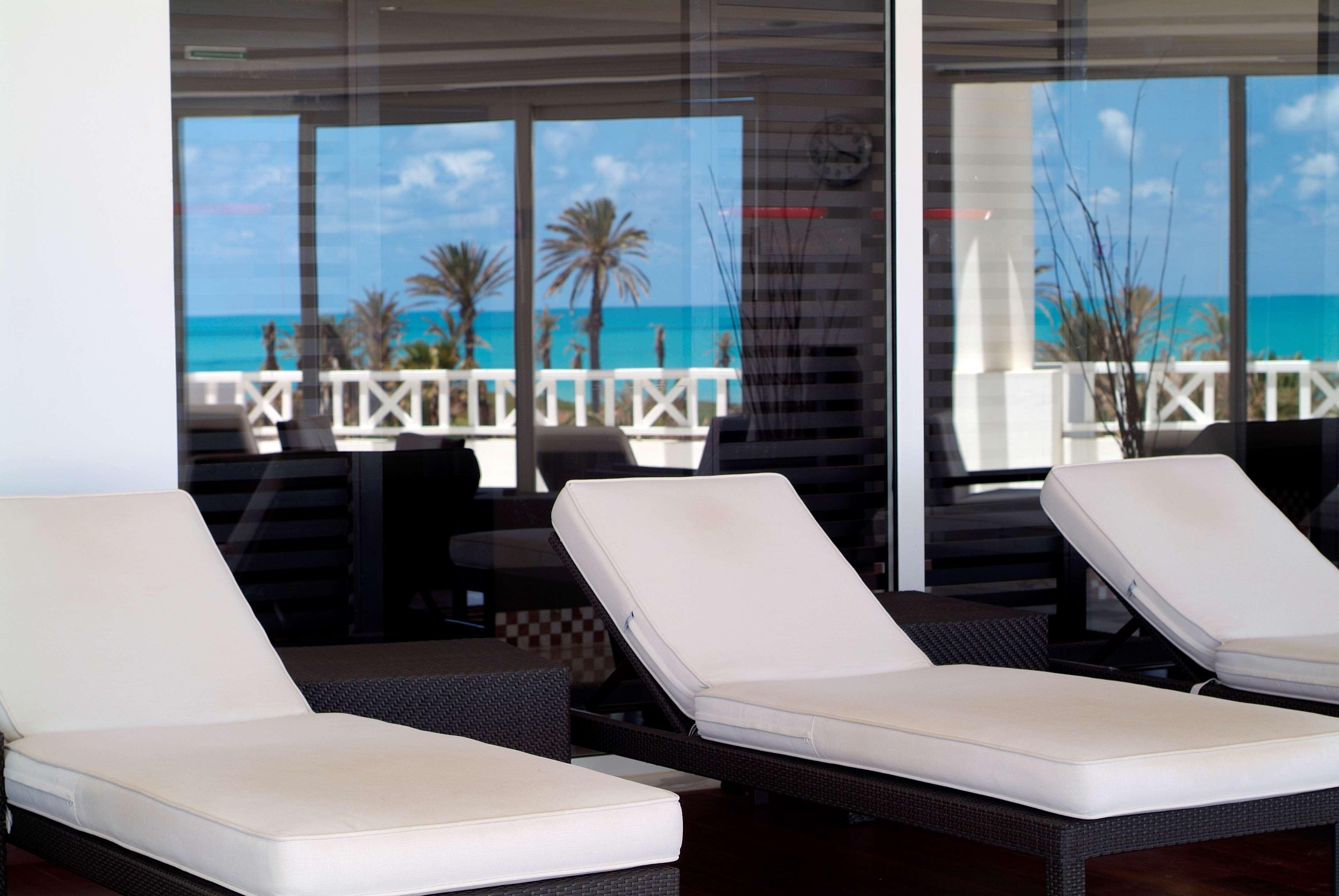 Radisson Blu Palace Resort & Thalasso, Djerba Mezraia 외부 사진 The interior of the lounge