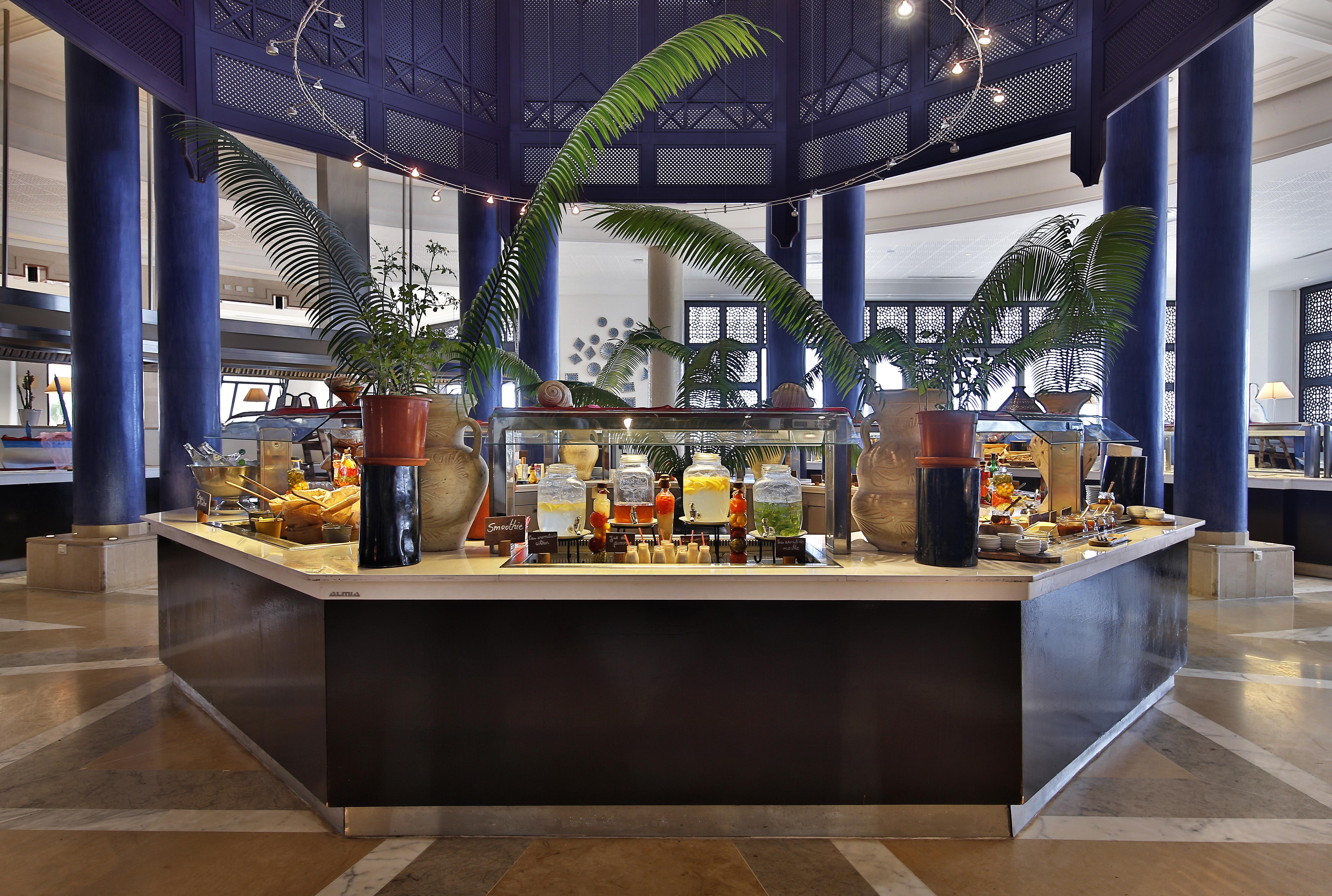 Radisson Blu Palace Resort & Thalasso, Djerba Mezraia 외부 사진 A buffet at a hotel