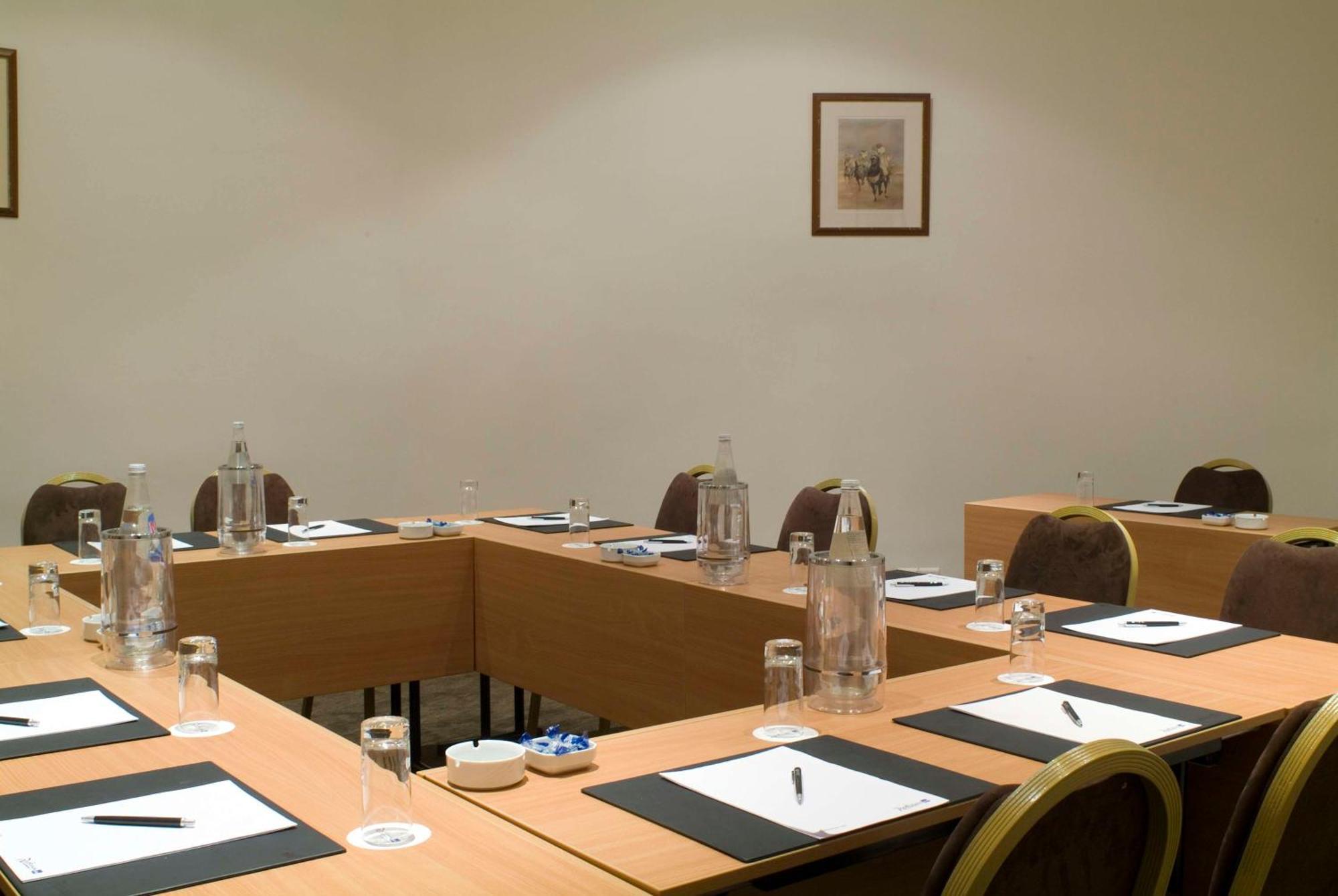 Radisson Blu Palace Resort & Thalasso, Djerba Mezraia 외부 사진 A meeting room at the hotel