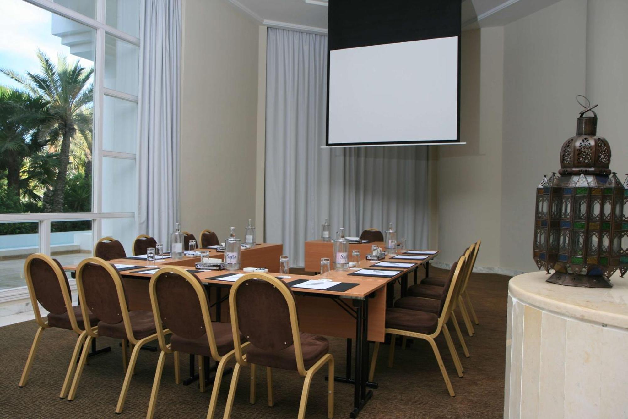Radisson Blu Palace Resort & Thalasso, Djerba Mezraia 외부 사진 A meeting room at the hotel